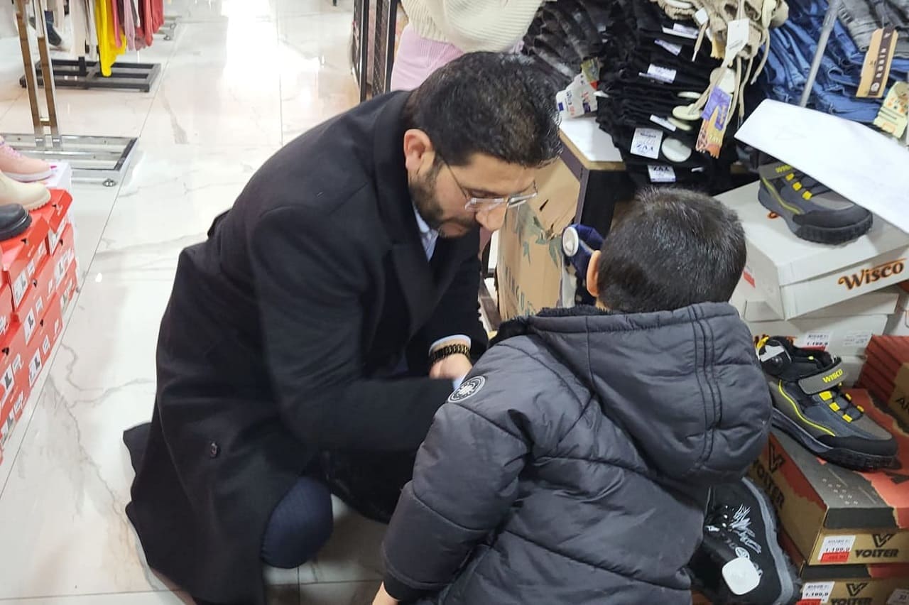 Vanlı Hayırseverden Çocuklara Kışlık Giyim Yardımı (2)