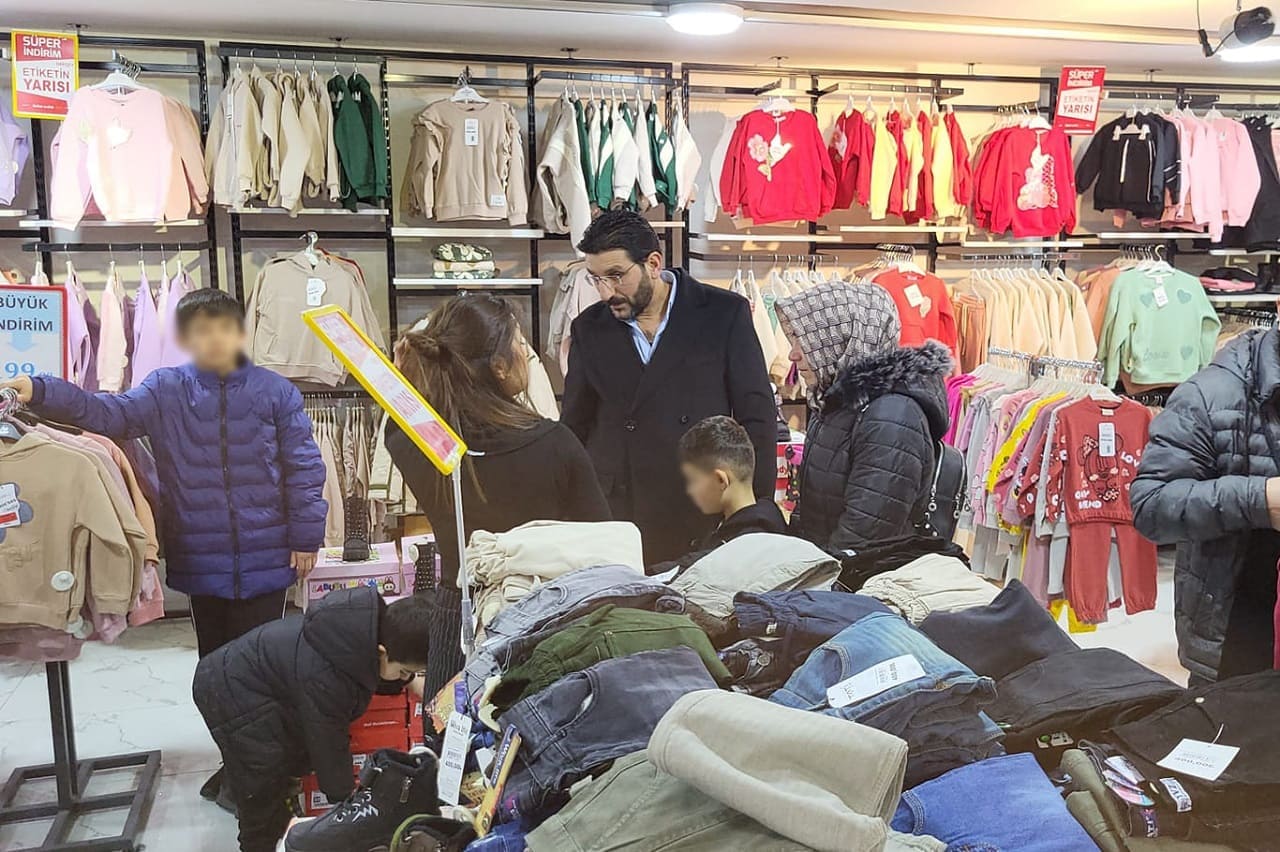 Vanlı Hayırseverden Çocuklara Kışlık Giyim Yardımı (5)