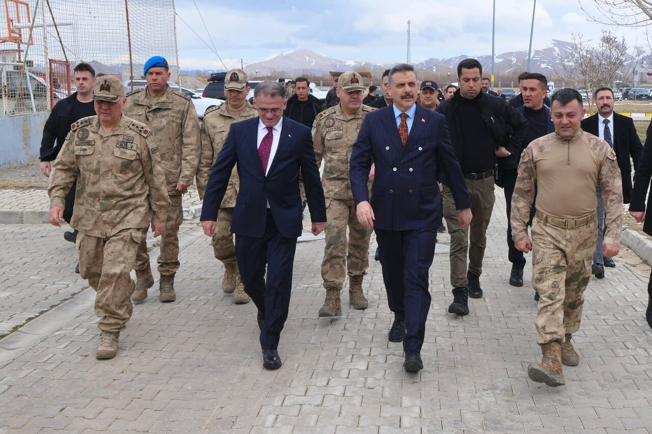 Bakan Çiftçi Van'da Jandarma Ile Bayramlaştı (1)