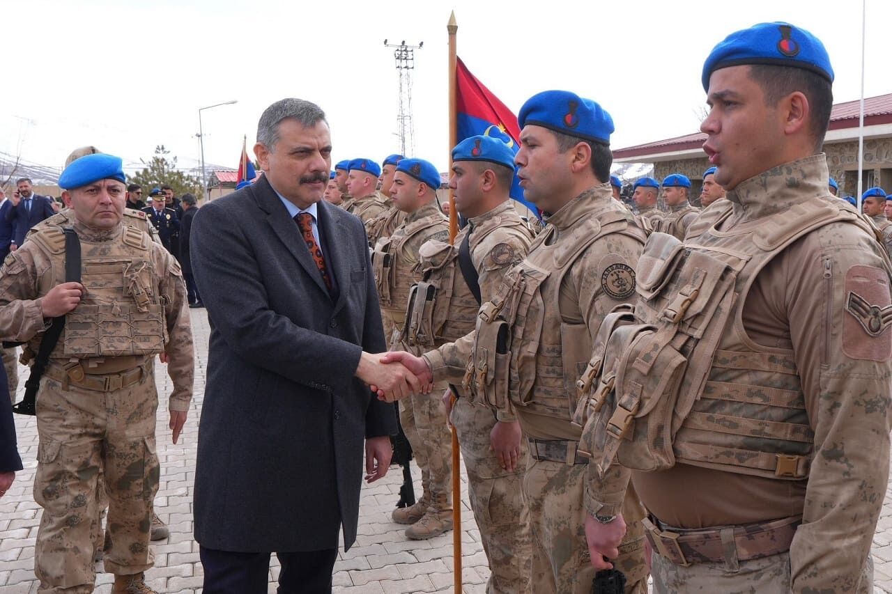 Bakan Çiftçi Van'da Jandarma Ile Bayramlaştı (2)