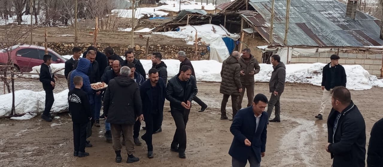 Başkale'de Bayramlaşma Geleneği Sürdürülüyor (3)