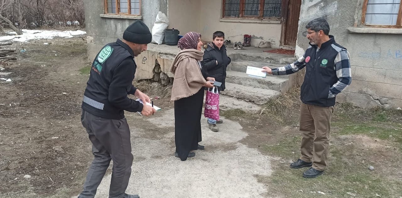 Erciş’te Ihtiyaç Sahiplerine Nakdi Yardım! (5)