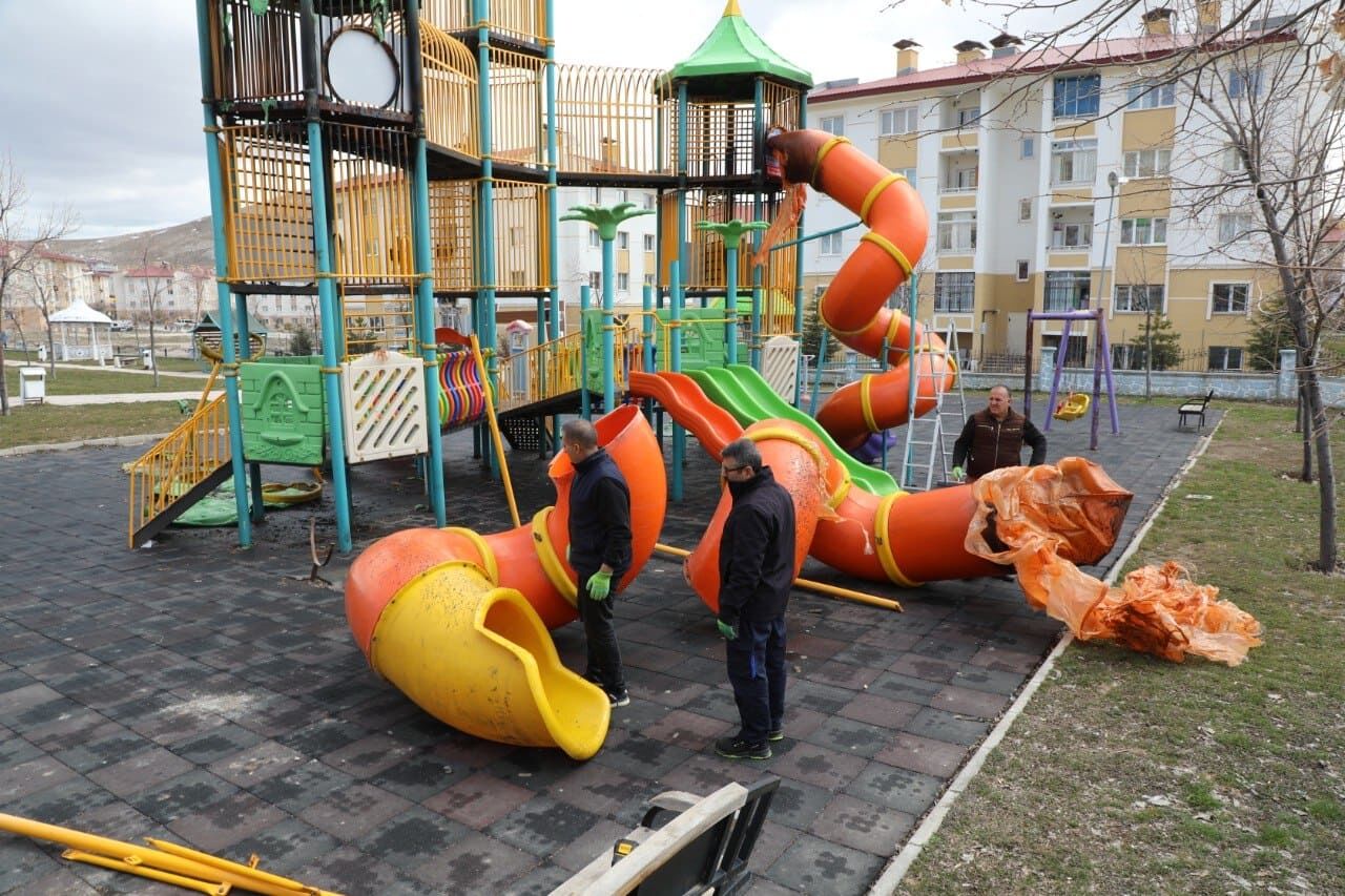 Haberimiz Ses Getirdi Van’da Yakılan Park Onarıldı (3)