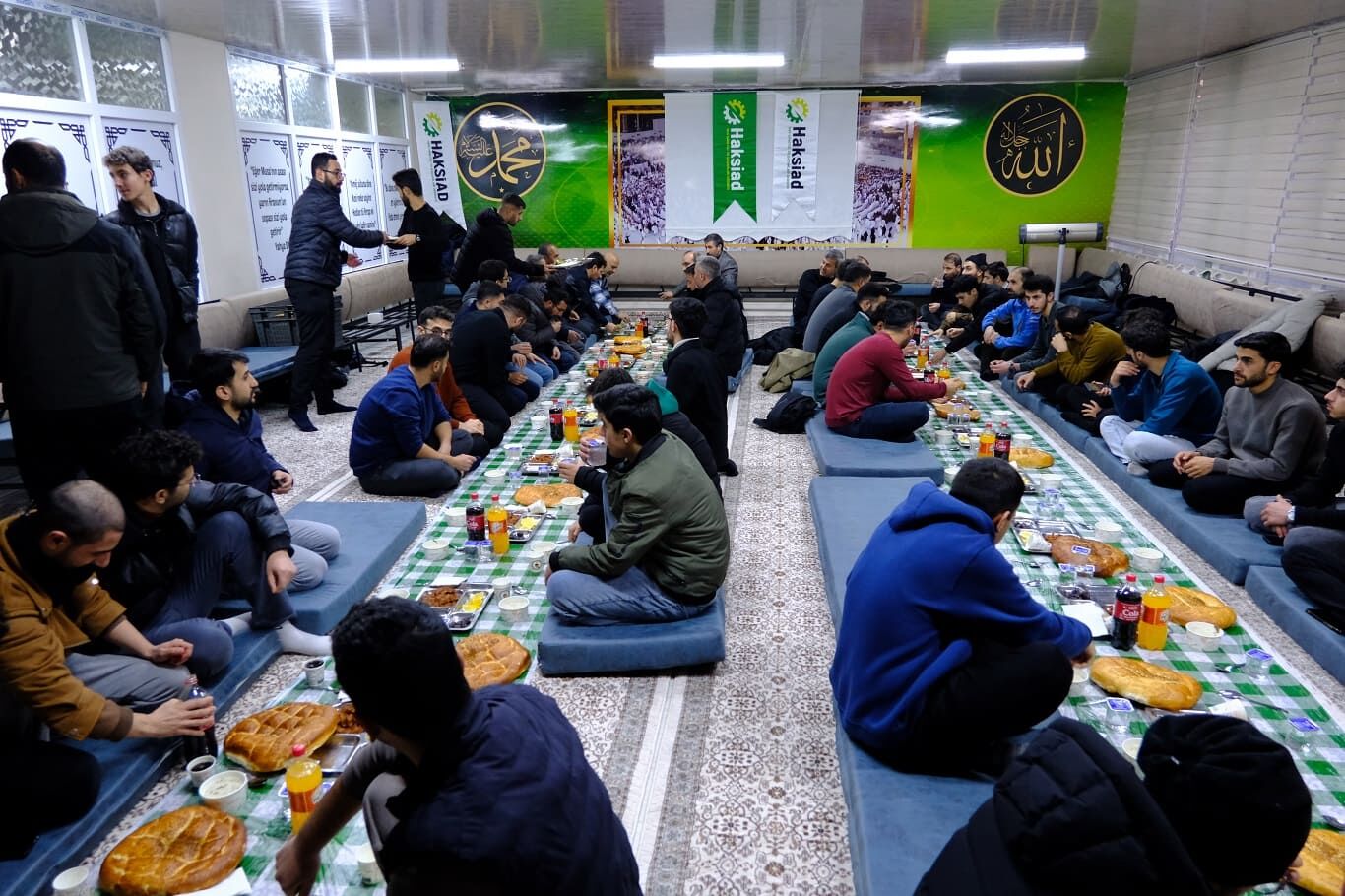Haksi̇ad Van Şubesi Öğrencilerle Iftarda Buluştu (2)