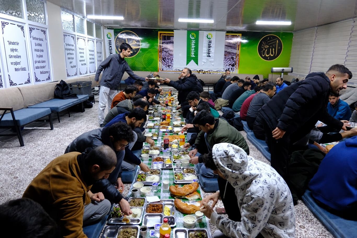 Haksi̇ad Van Şubesi Öğrencilerle Iftarda Buluştu (4)