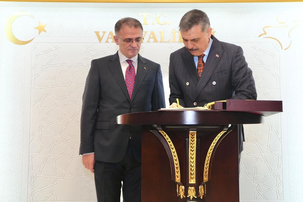 İçişleri Bakanı Bayramın Ilk Gününü Van’da Geçirdi (1)