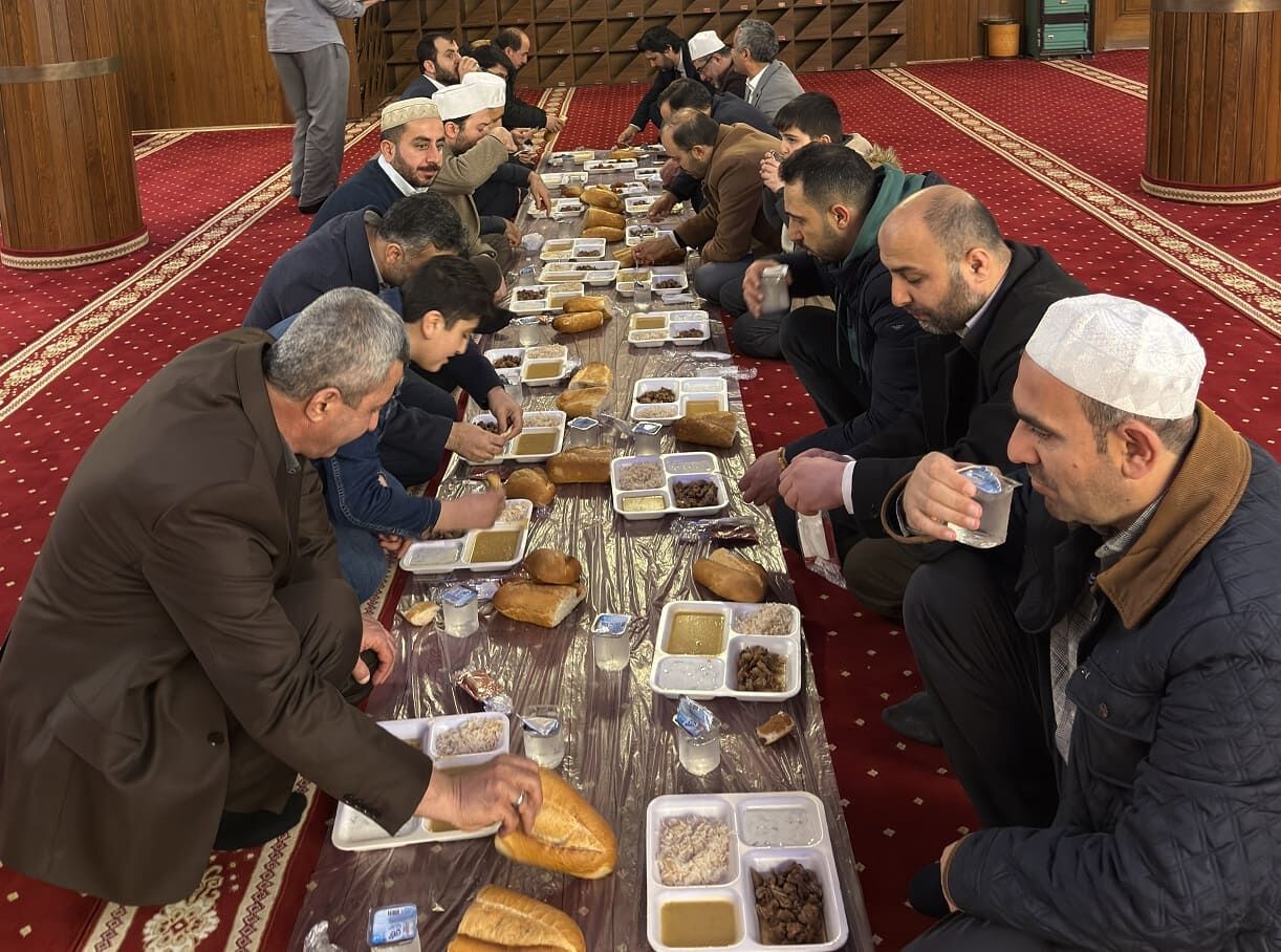 İpekyolu’ndaki Gençler Iftarda Buluştu (22)
