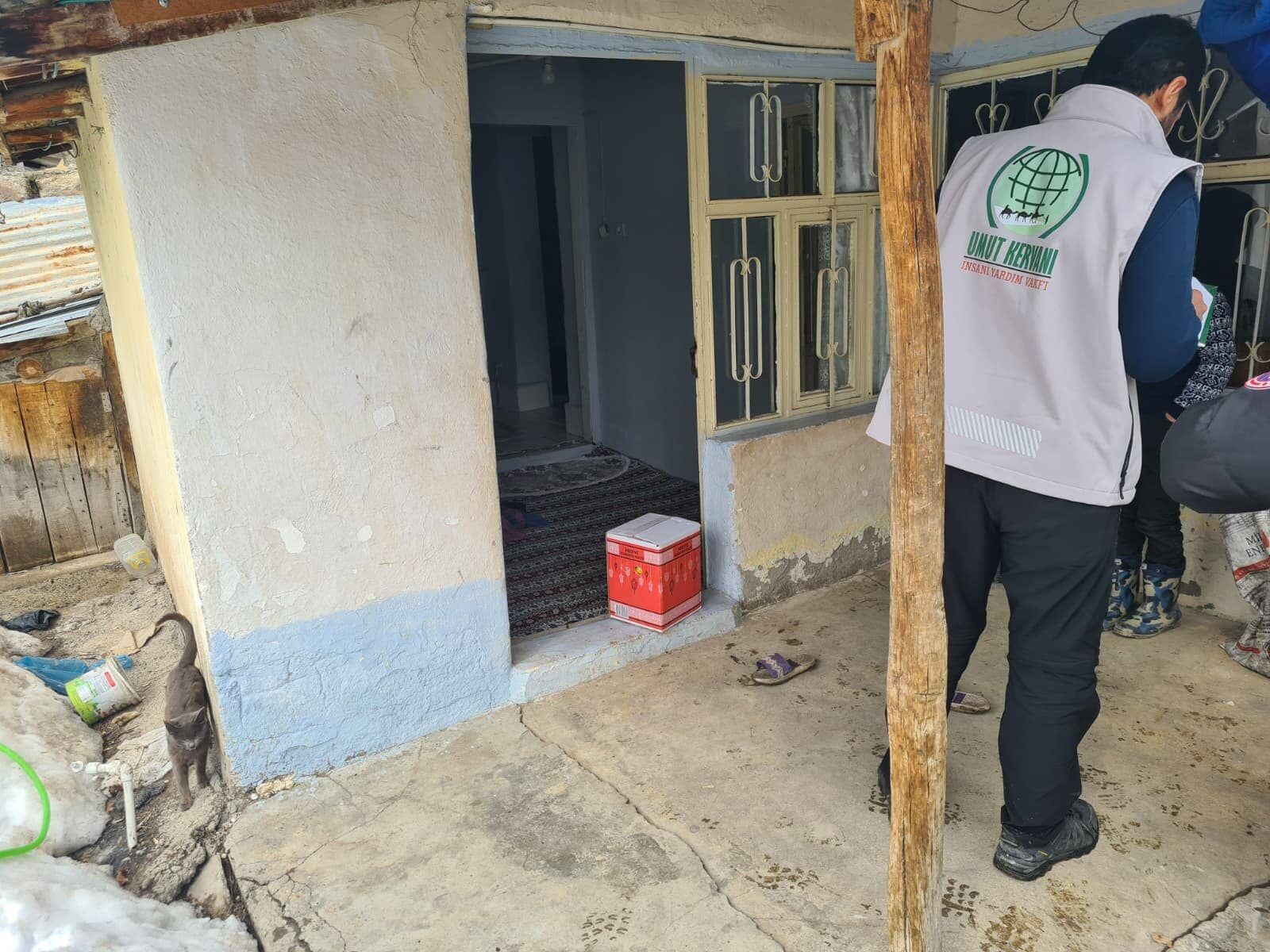 Muradiye’de Ihtiyaç Sahiplerine Ayni Ve Nakdi Yardım (4)