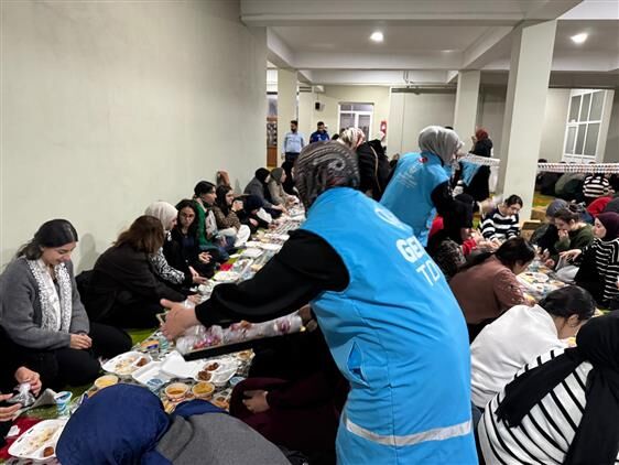 Tdv Van Şubesi’nden Üniversite Öğrencilerine Iftar Sofrası (1)