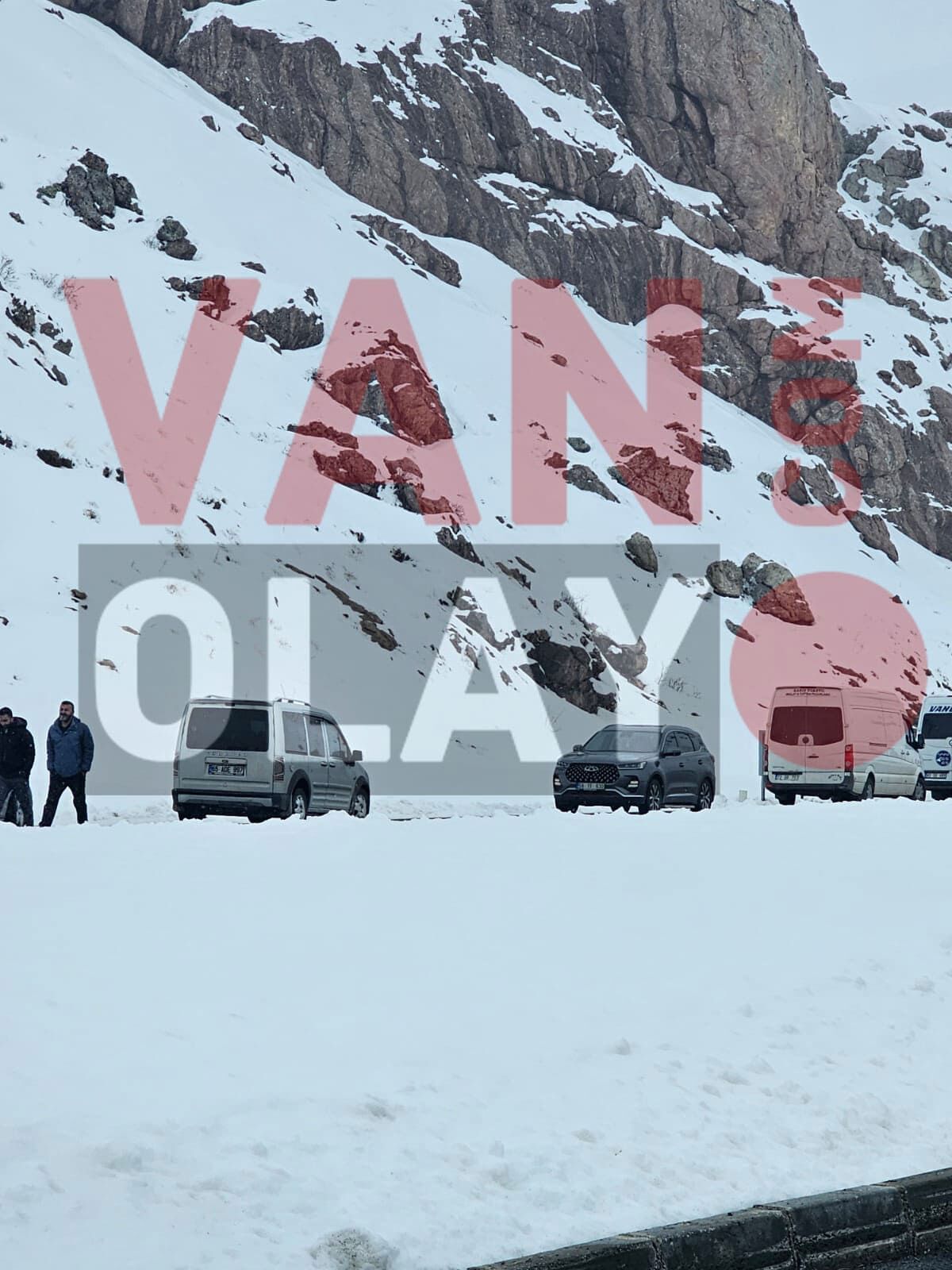 Van – Hakkari Yoluna Çığ Düştü! (2) (1)