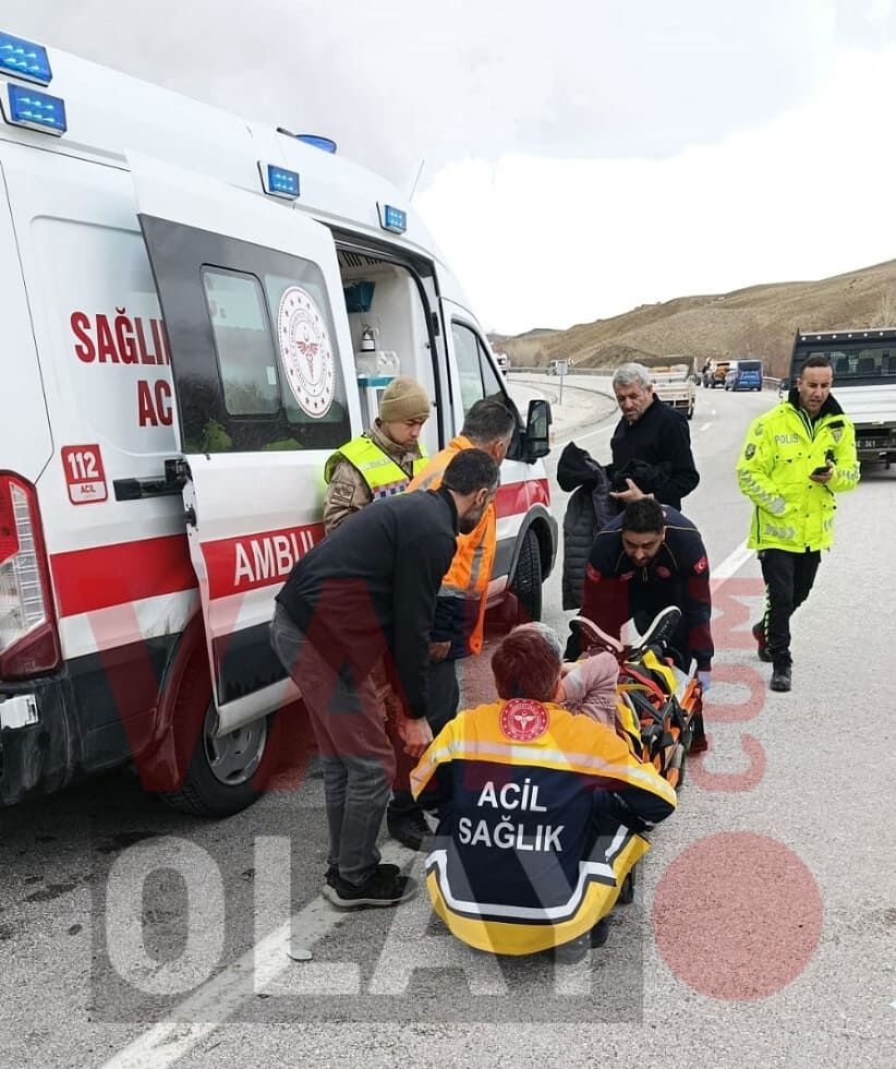 Van Hoşap’ta Trafik Kazası! Yaralılar Var… (2)