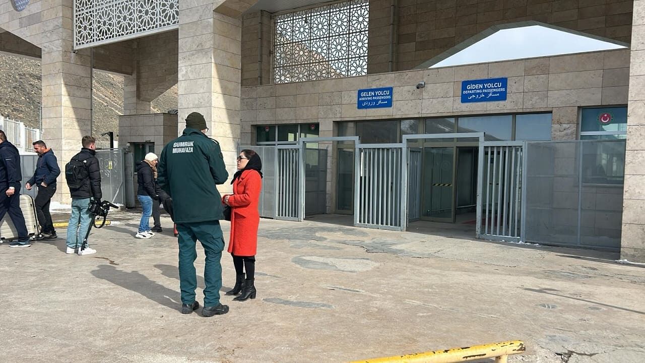 Van Kapıköy’de Giriş Çıkışlar Kontrollü Yapılıyor! (1)