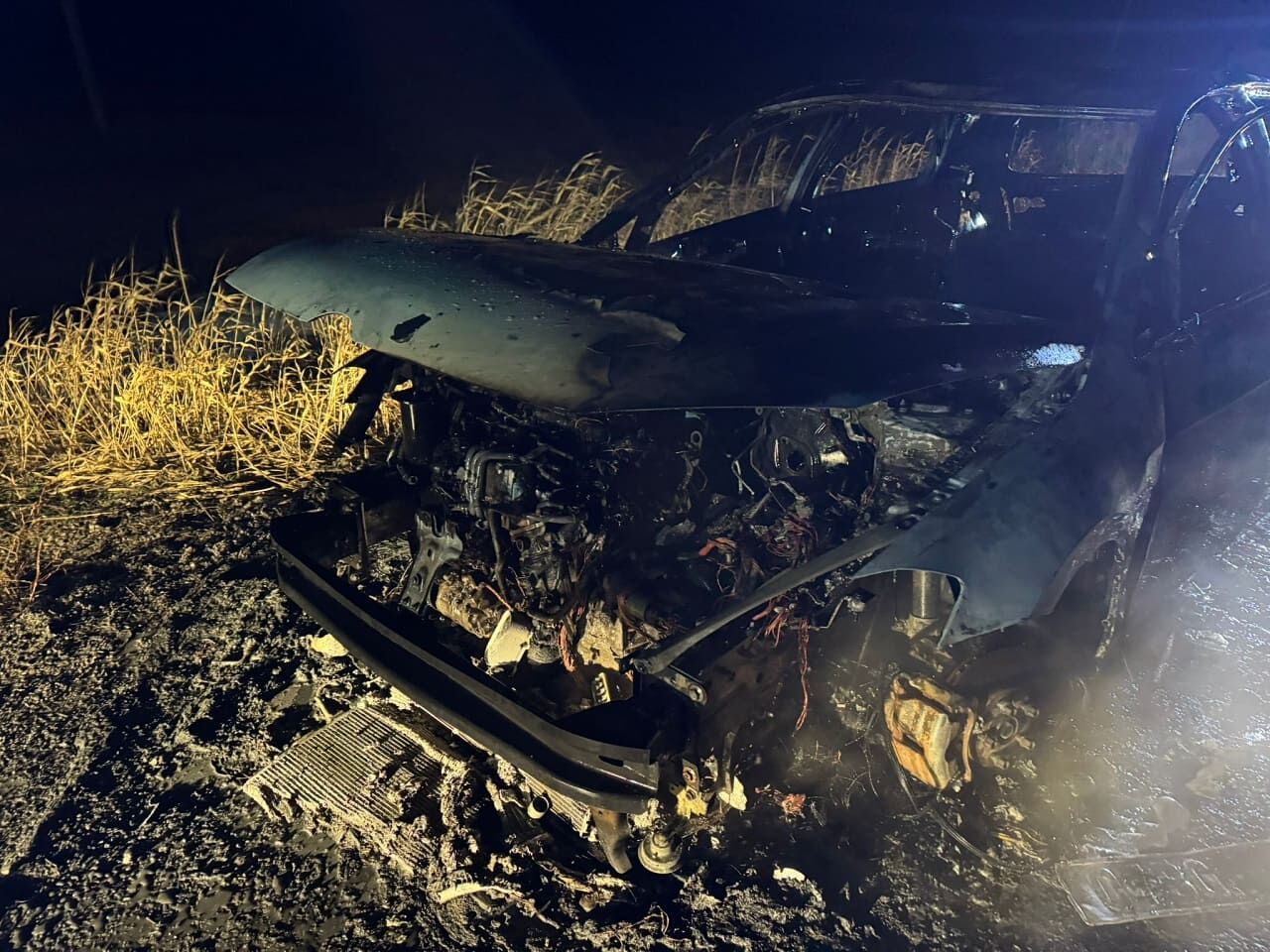 Van’da Alev Alan Araçta Son Anda Kurtuldular! (3)