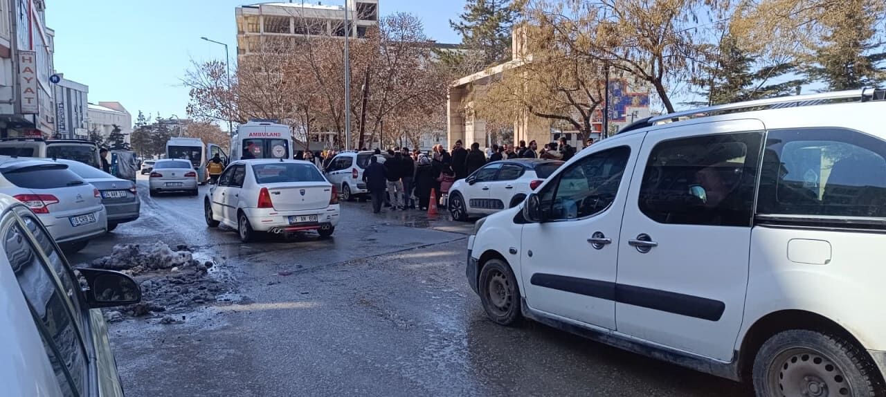 Van’da Bıçaklı Ve Sopalı Kavga! Yaralılar Var… (1)-1