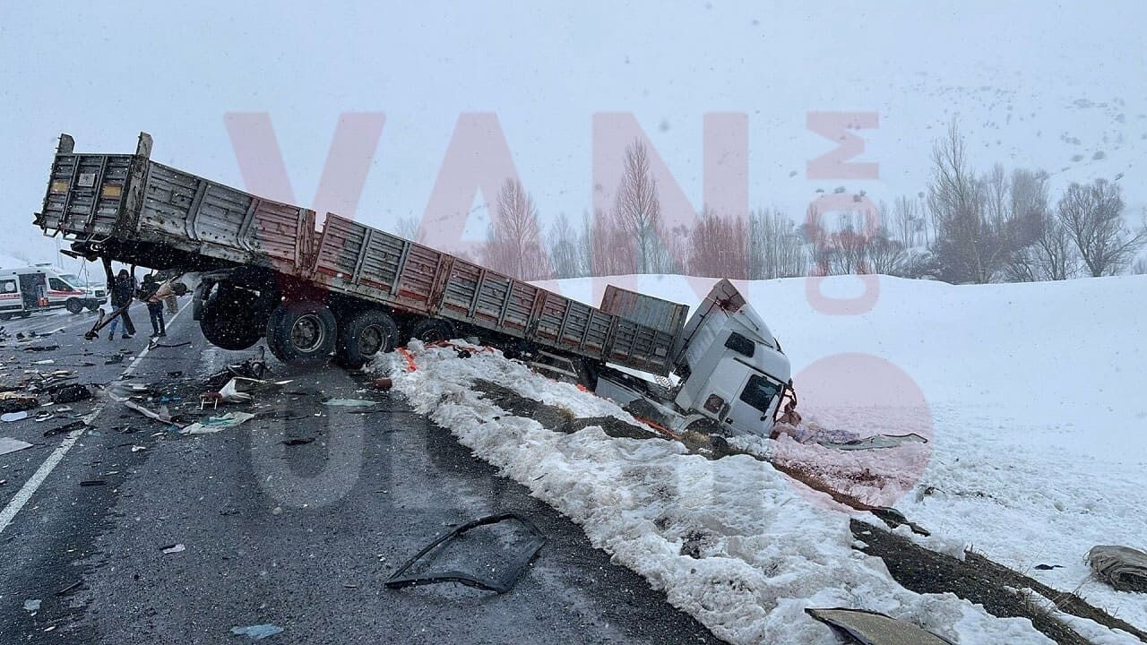 Van’da Feci Kaza Çok Sayıda Ölü Ve Yaralı Var (1)