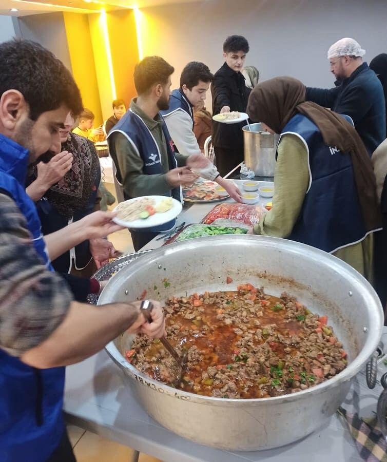 Van’da Geleneksel Yetim Iftarı Gönüller Birleşti (3)