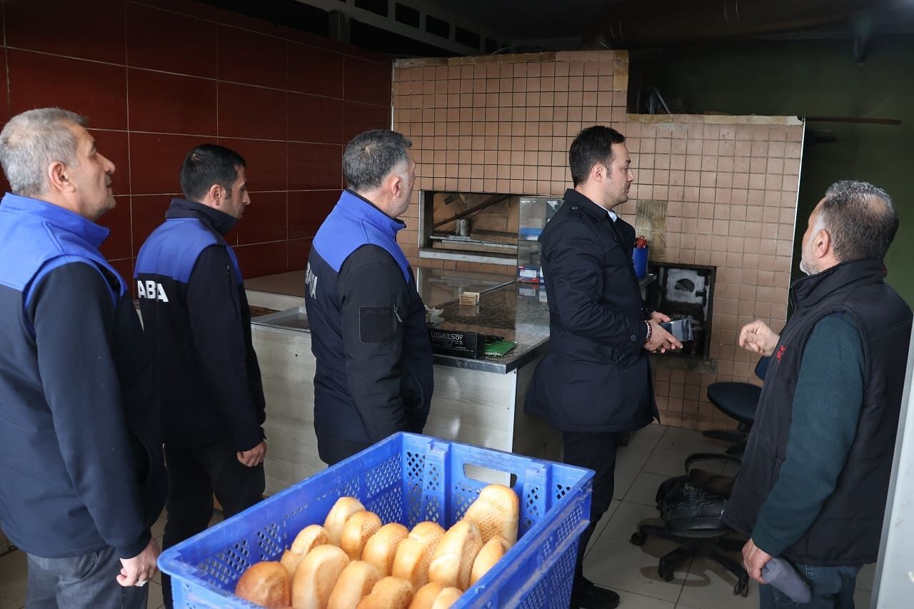 Van’da Hijyen Kurallarına Uymayan Fırın Mühürlendi! (1)