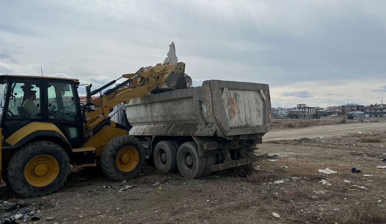 Van’da Kaçak Hafriyat Ve Moloz Dökümüyle Mücadele! (1)