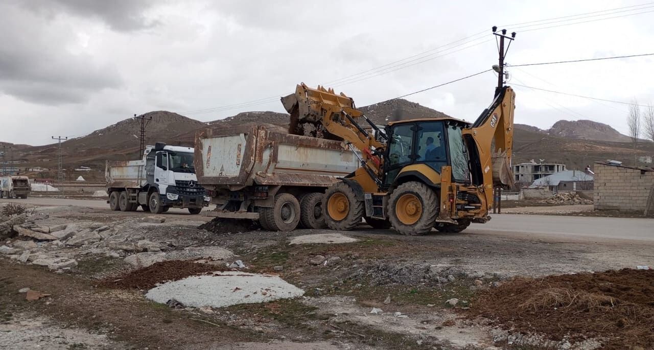 Van’da Kaçak Hafriyat Ve Moloz Dökümüyle Mücadele! (3)