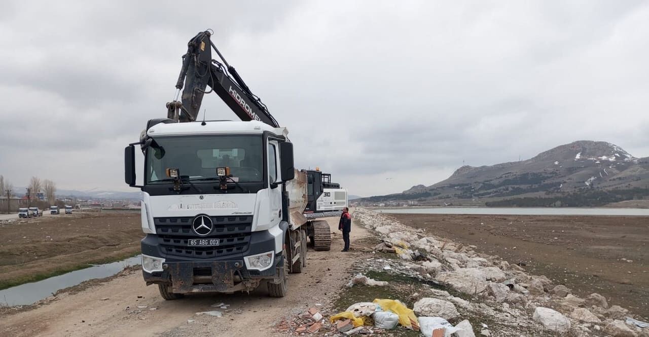 Van’da Kaçak Hafriyat Ve Moloz Dökümüyle Mücadele! (4)