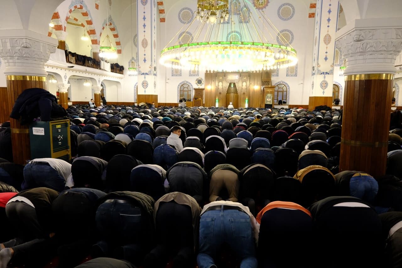 Van’da Kadir Gecesi'nde Camiler Doldu Taştı (65)