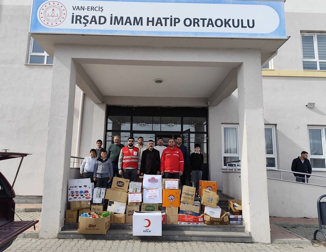 Van’da Öğrenciler Ihtiyaç Sahipleri Için Seferber Oldu (6)