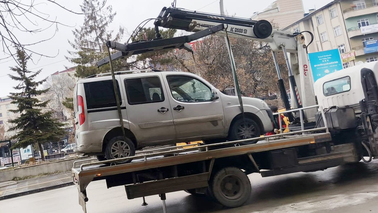 Van’da Park Yasağına Uymayan Araçlar Çekildi (1)