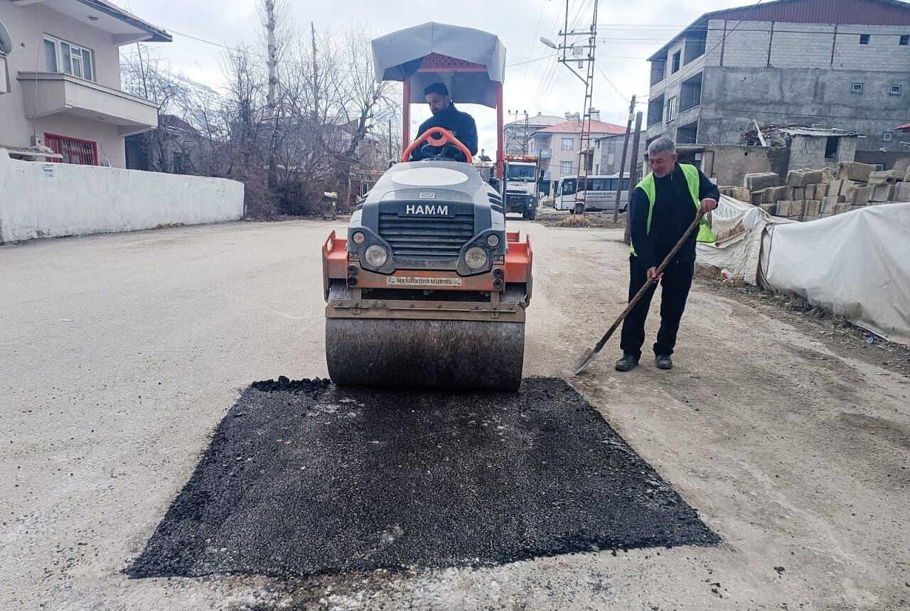 Van’da Yama Çalışmaları Başladı! (1)