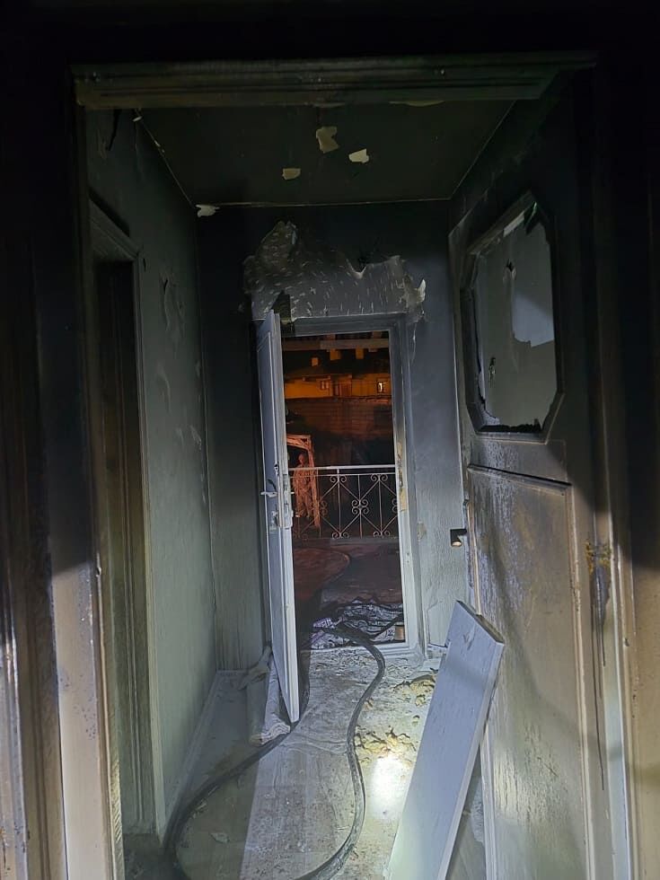 Van’da Yangın Paniği Ev Kullanılamaz Duruma Geldi! (5)