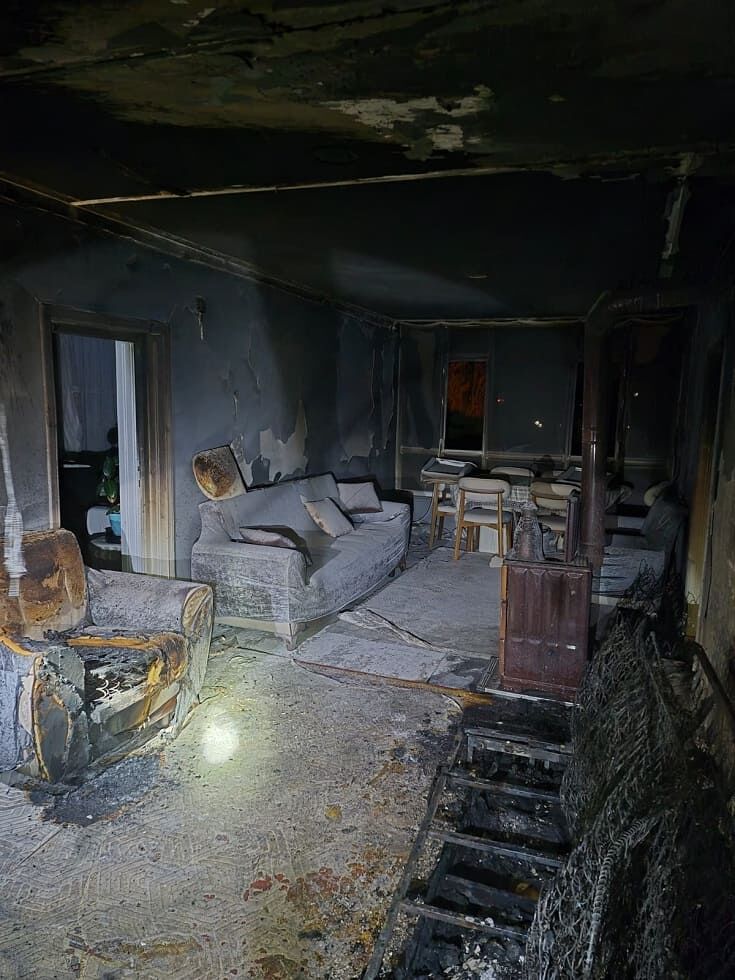 Van’da Yangın Paniği Ev Kullanılamaz Duruma Geldi! (7)