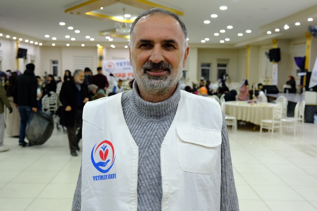 Van’da Yetim Aileler Ile Hayırseverler Aynı Sofrada Buluştu! (14)