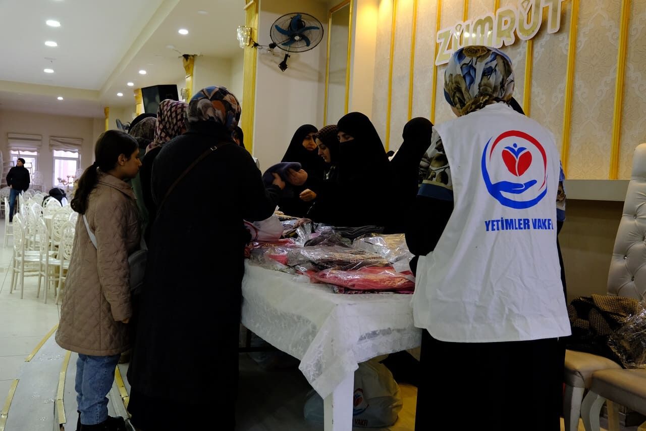 Van’da Yetim Aileler Ile Hayırseverler Aynı Sofrada Buluştu! (18)