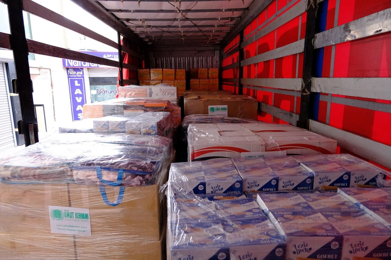 Van’dan Afrin Ve Kobani’ye 1 Tır Insani Yardım Gönderildi (10)