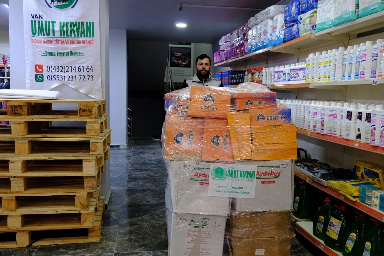 Van’dan Afrin Ve Kobani’ye 1 Tır Insani Yardım Gönderildi (11)