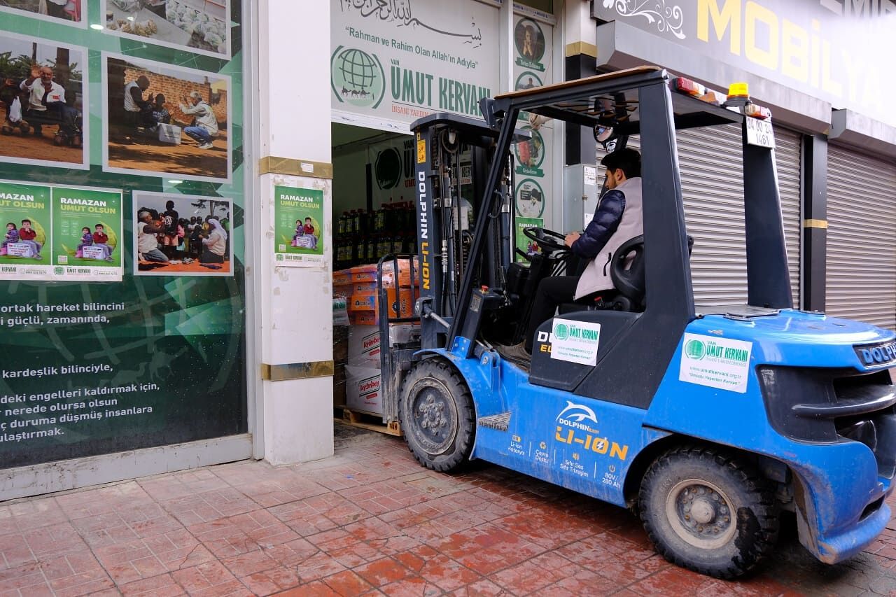 Van’dan Afrin Ve Kobani’ye 1 Tır Insani Yardım Gönderildi (2)