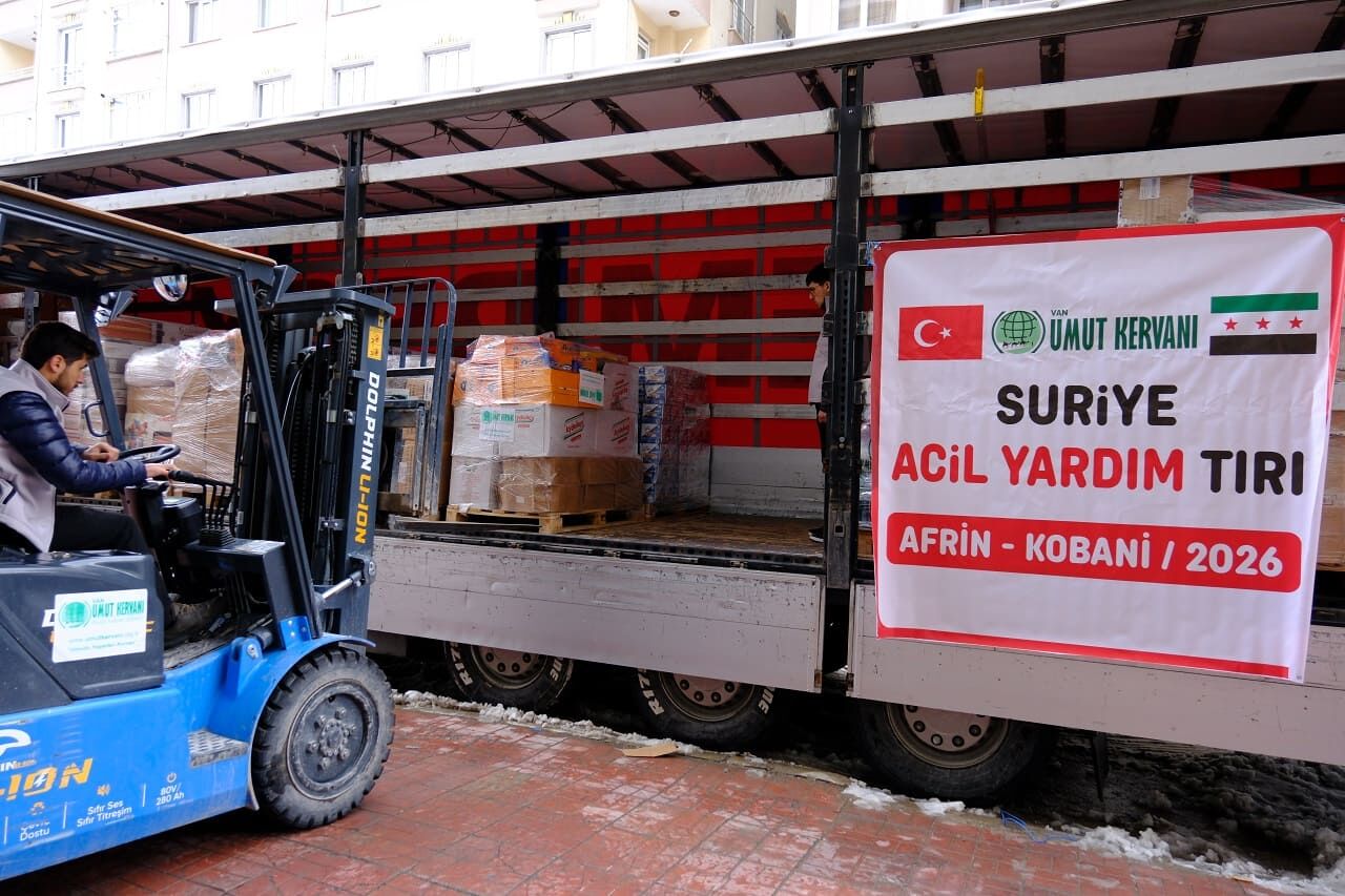 Van’dan Afrin Ve Kobani’ye 1 Tır Insani Yardım Gönderildi (5)