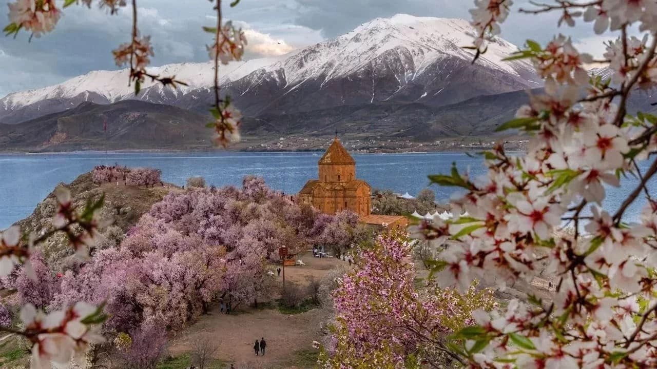 Akdamar Adası, Renk Cümbüşüne Büründü (2)