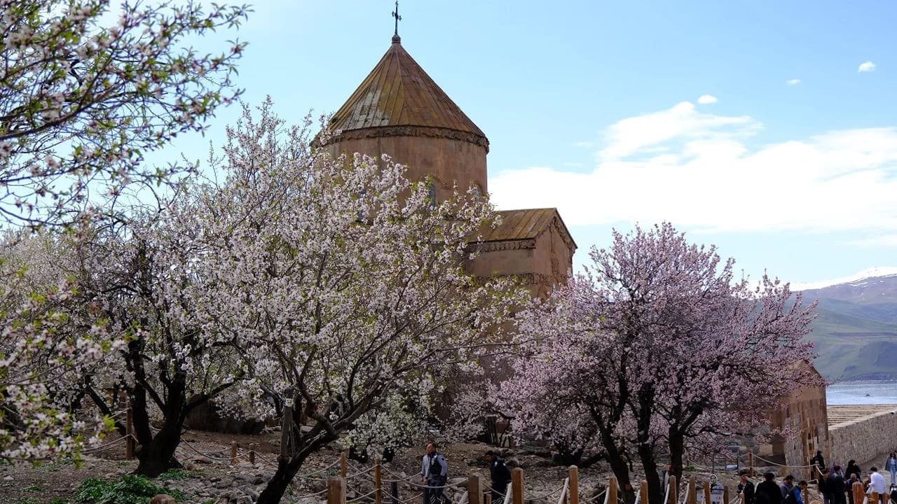Akdamar Adası, Renk Cümbüşüne Büründü (3)