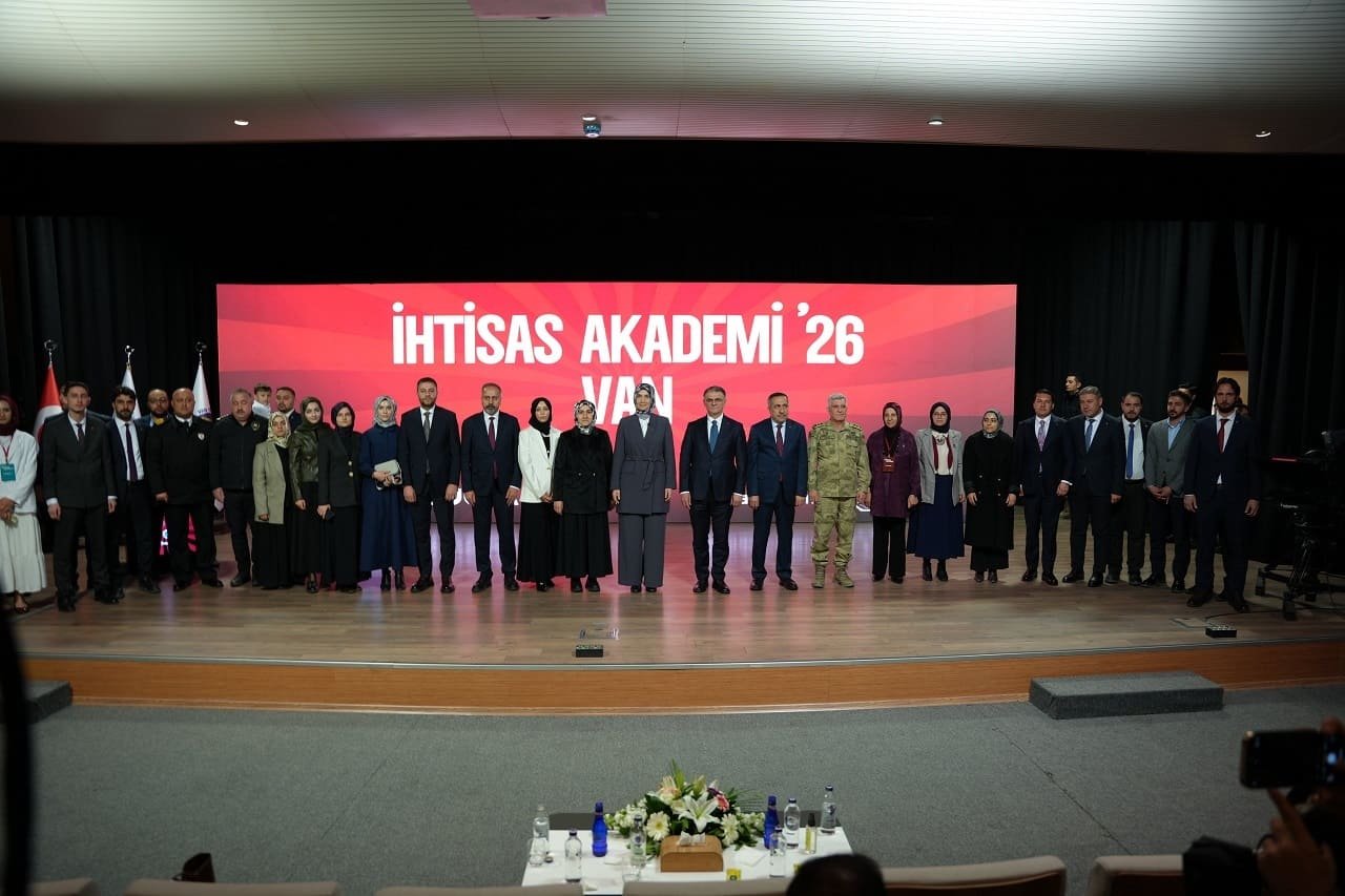 Bakan Yardımcısı Yiğitbaşı Van’da Gençlerle Buluştu (1)