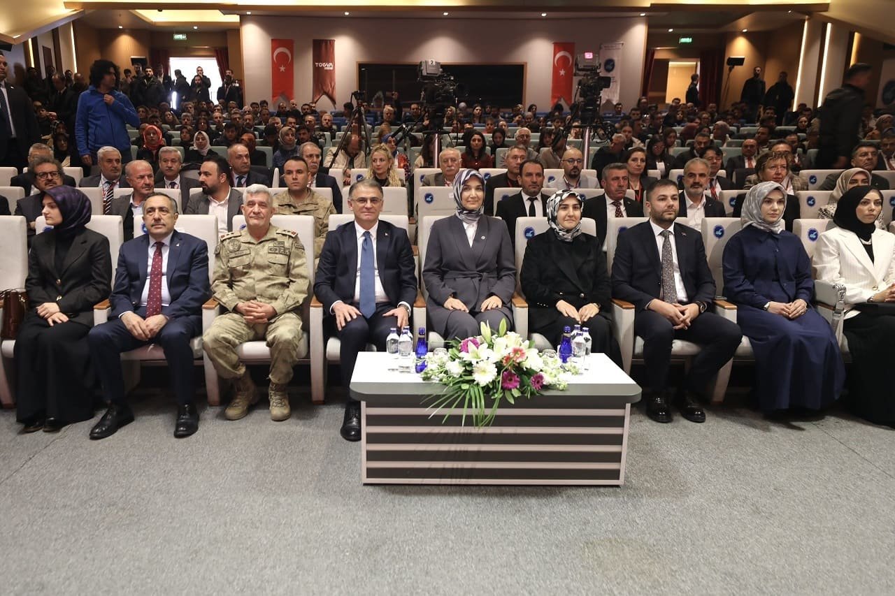 Bakan Yardımcısı Yiğitbaşı Van’da Gençlerle Buluştu (2)