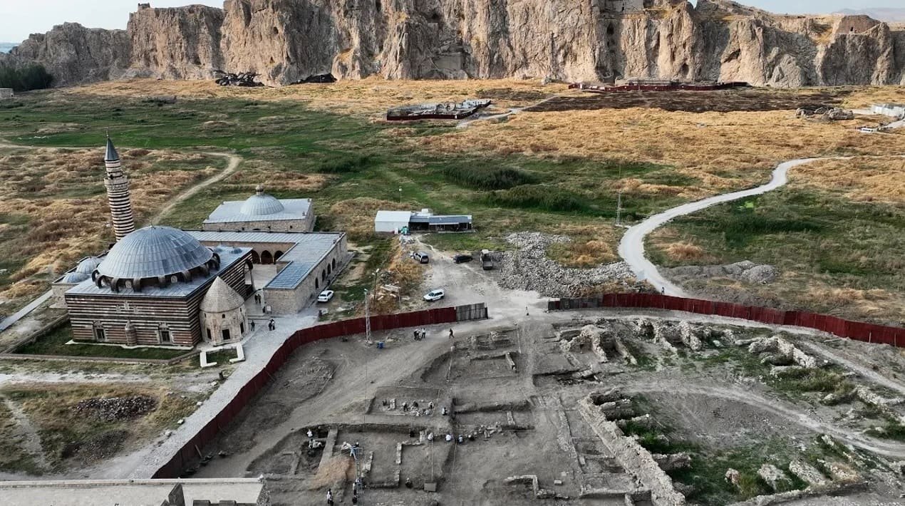 Eski Van Şehri’nde Dev Dönüşüm Toki̇ Tarih Verdi… (2)