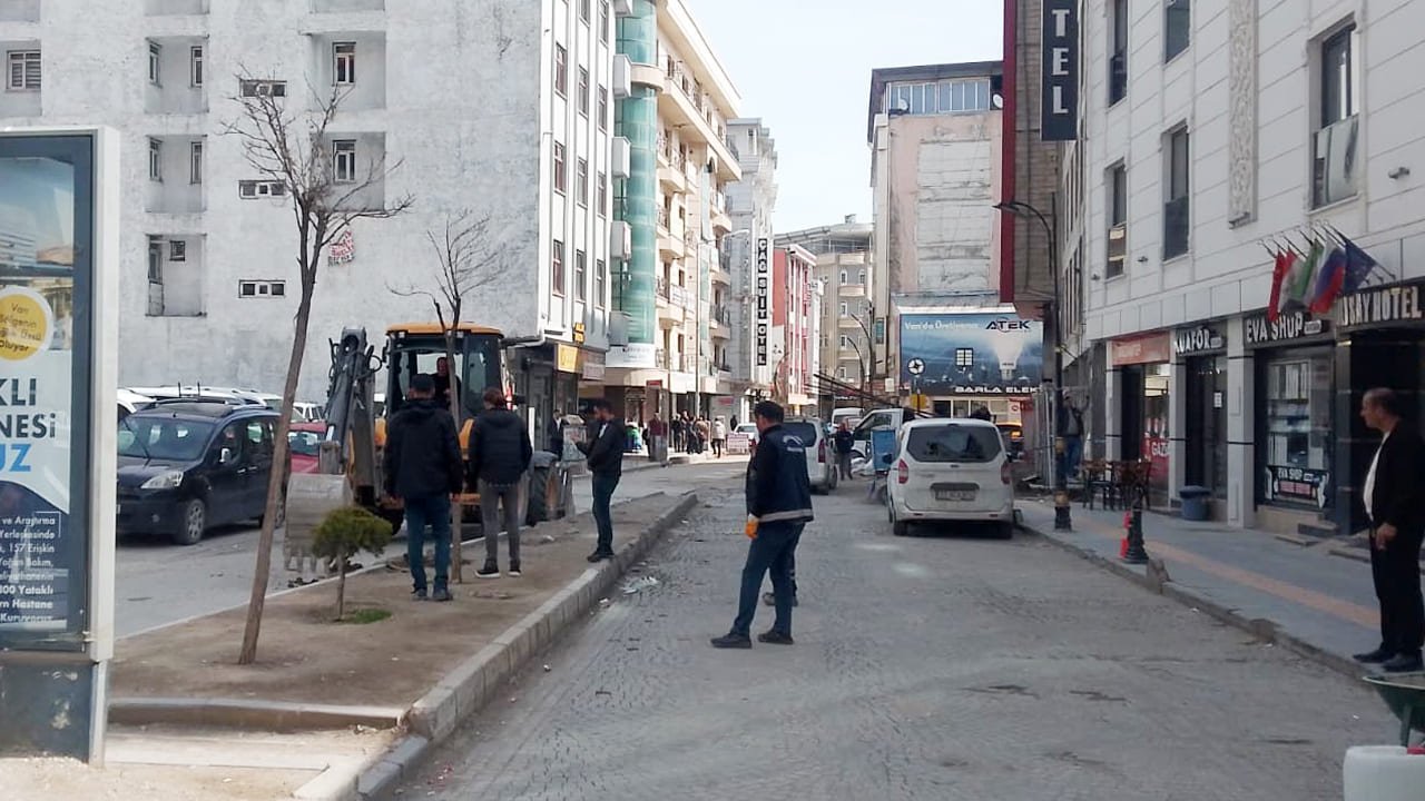 İpekyolu Belediyesi, Aylardır Görmezden Geldiği Sorun Için Harekete Geçti (1)