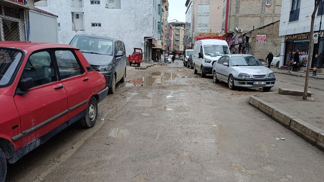 İpekyolu Belediyesi, Aylardır Görmezden Geldiği Sorun Için Harekete Geçti (2)