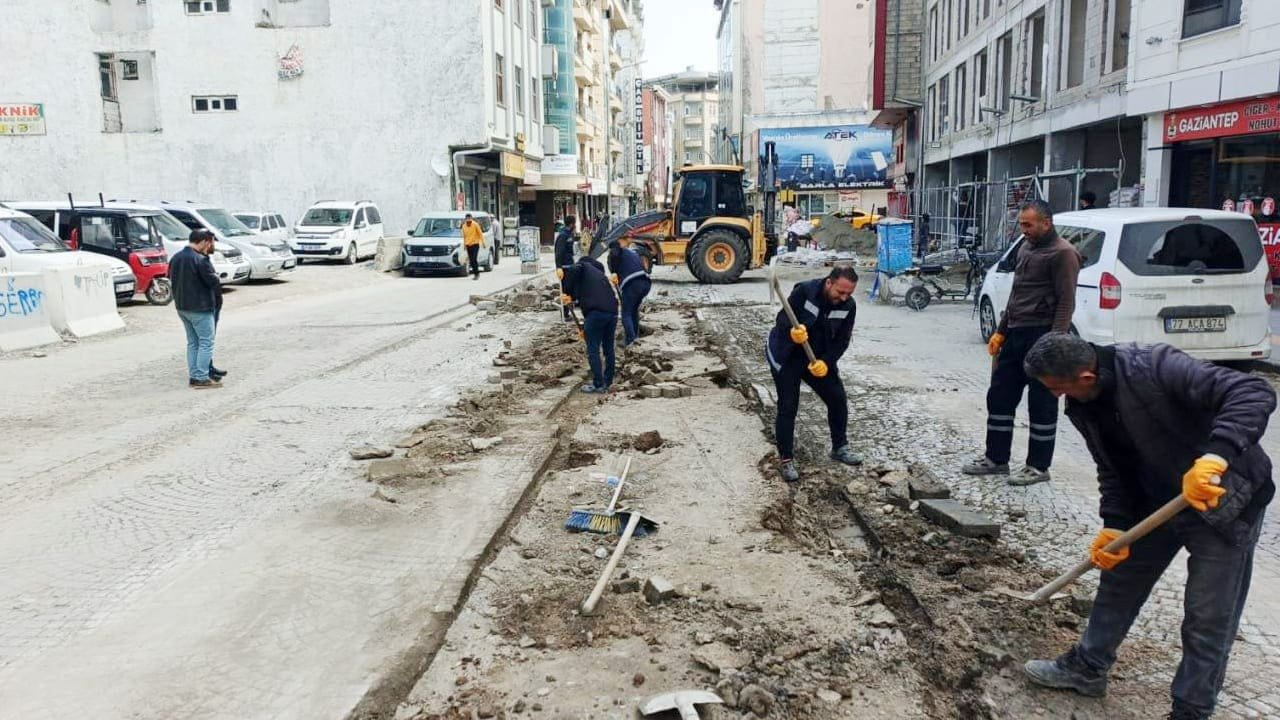 İpekyolu Belediyesi, Aylardır Görmezden Geldiği Sorun Için Harekete Geçti (5)