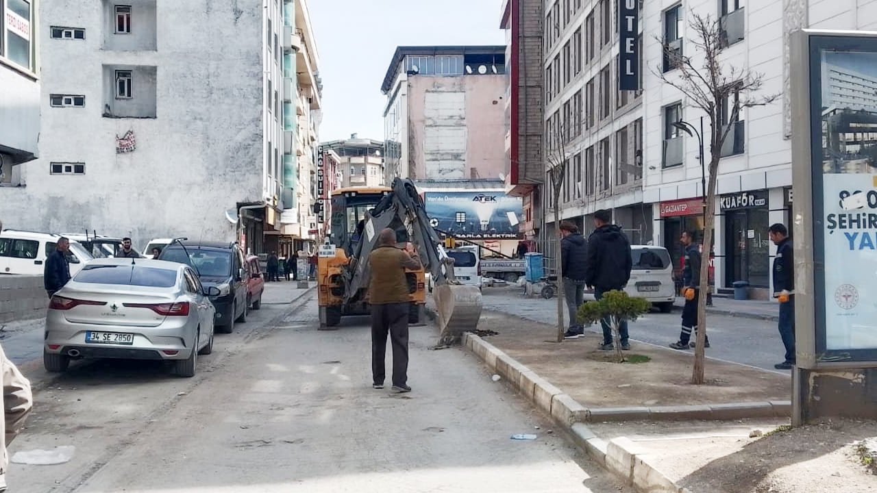İpekyolu Belediyesi, Aylardır Görmezden Geldiği Sorun Için Harekete Geçti (7)