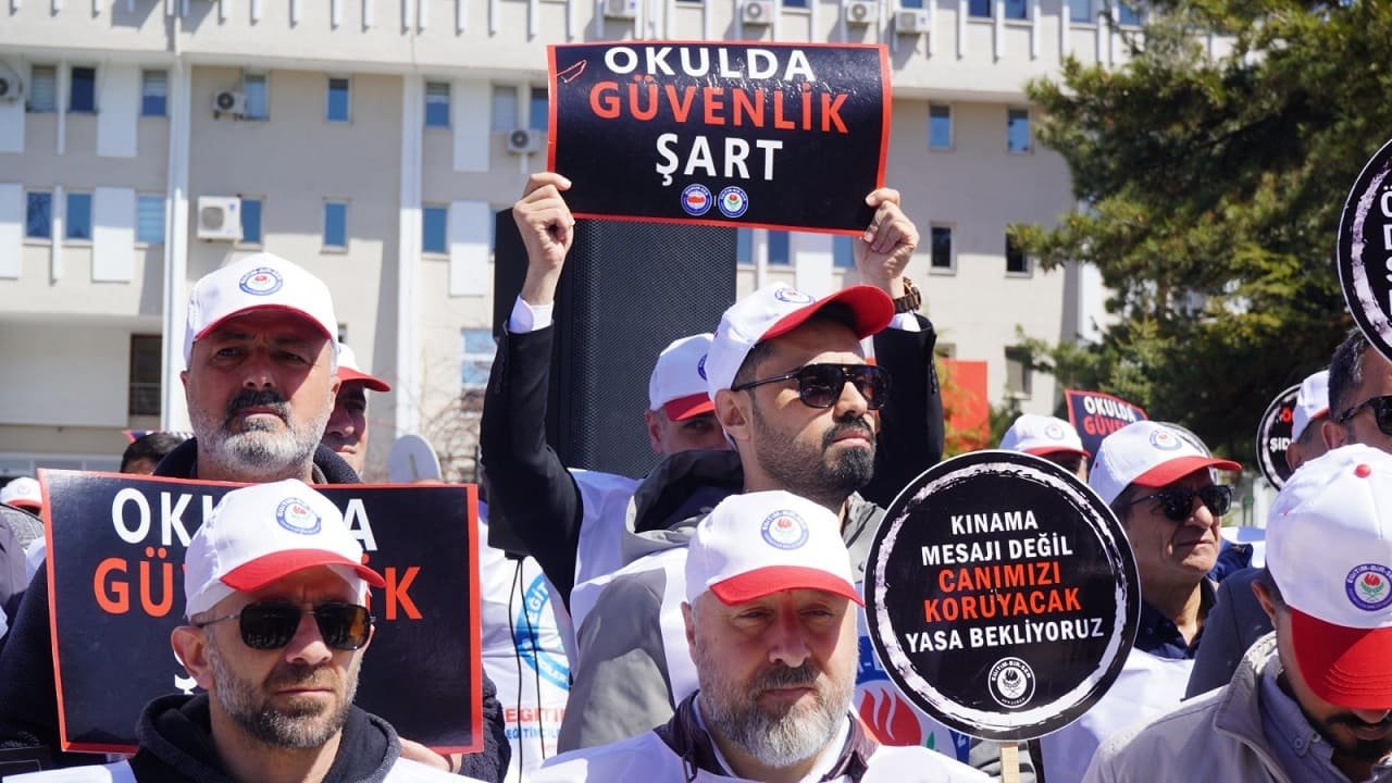 Okul Saldırıları Van’da Kınandı (1)