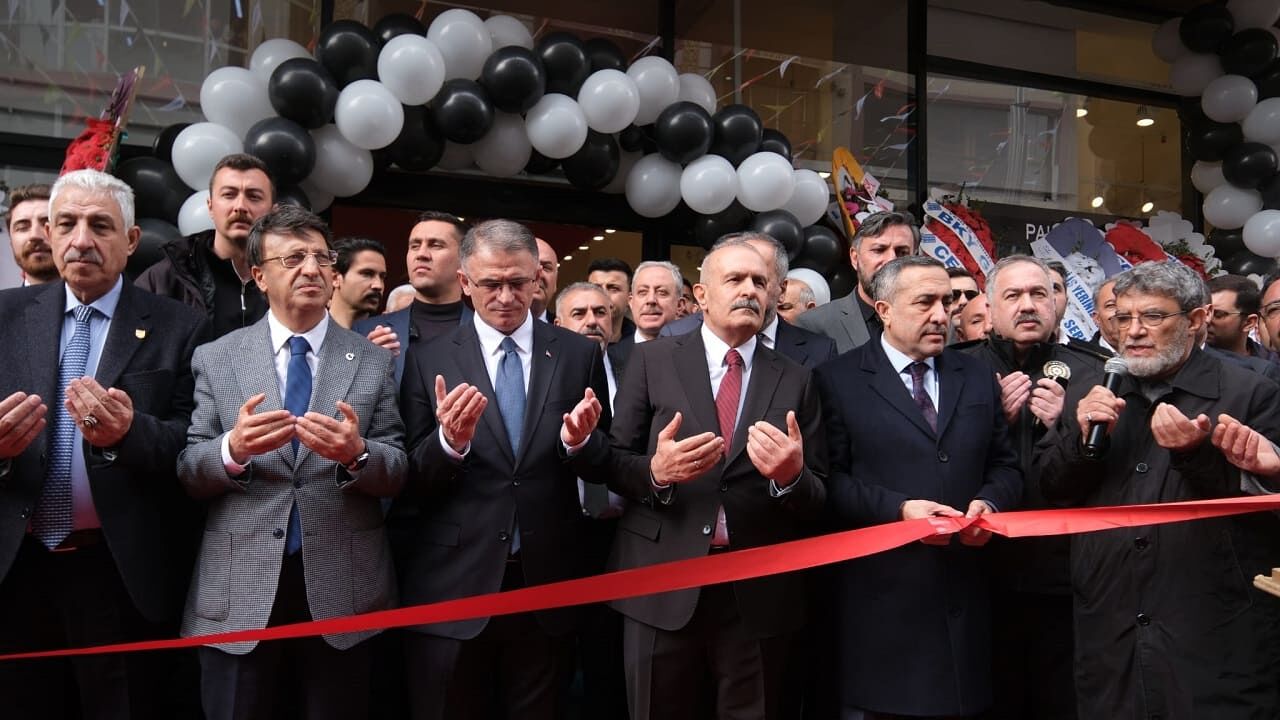Paulmark Giyim Mağazası, Van’da Üçüncü Şubesini Açtı (3)