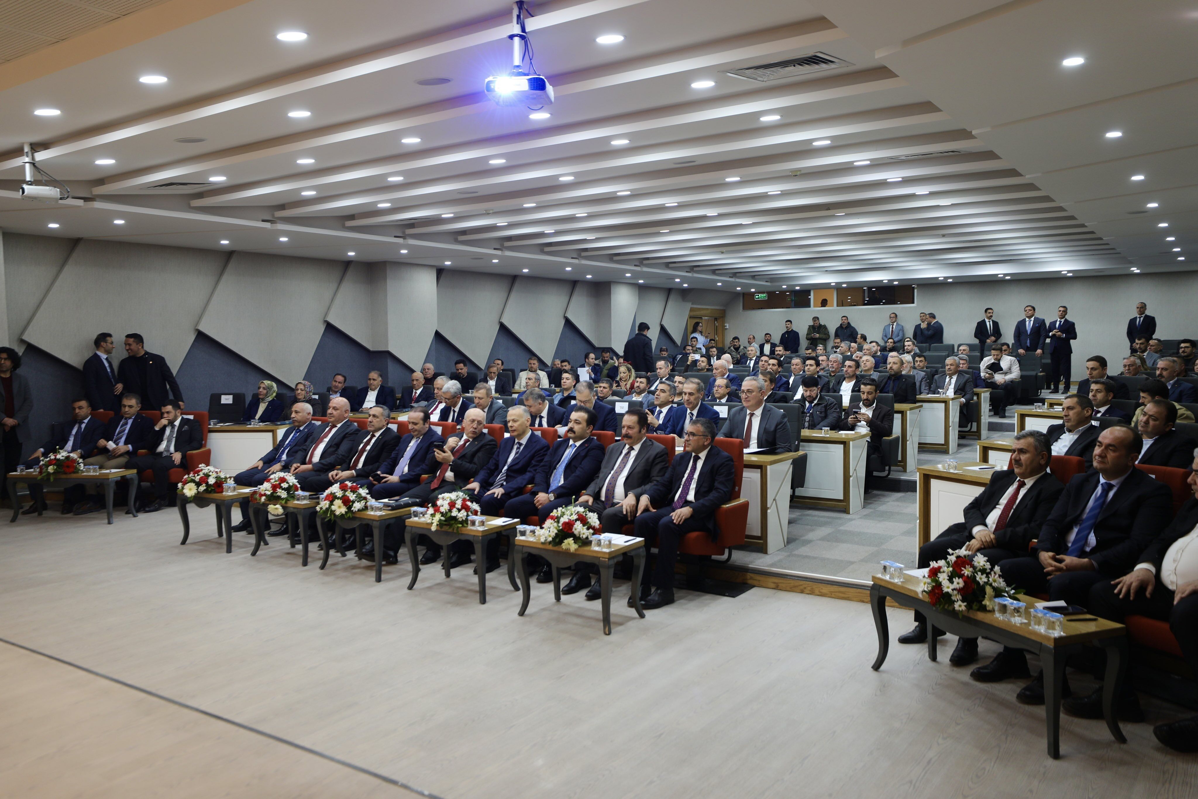 Ticaret Bakanı Bolat Van’da Müjdeyi Açıkladı Esnafa 100 Milyon Tl Kredi Desteği! 2