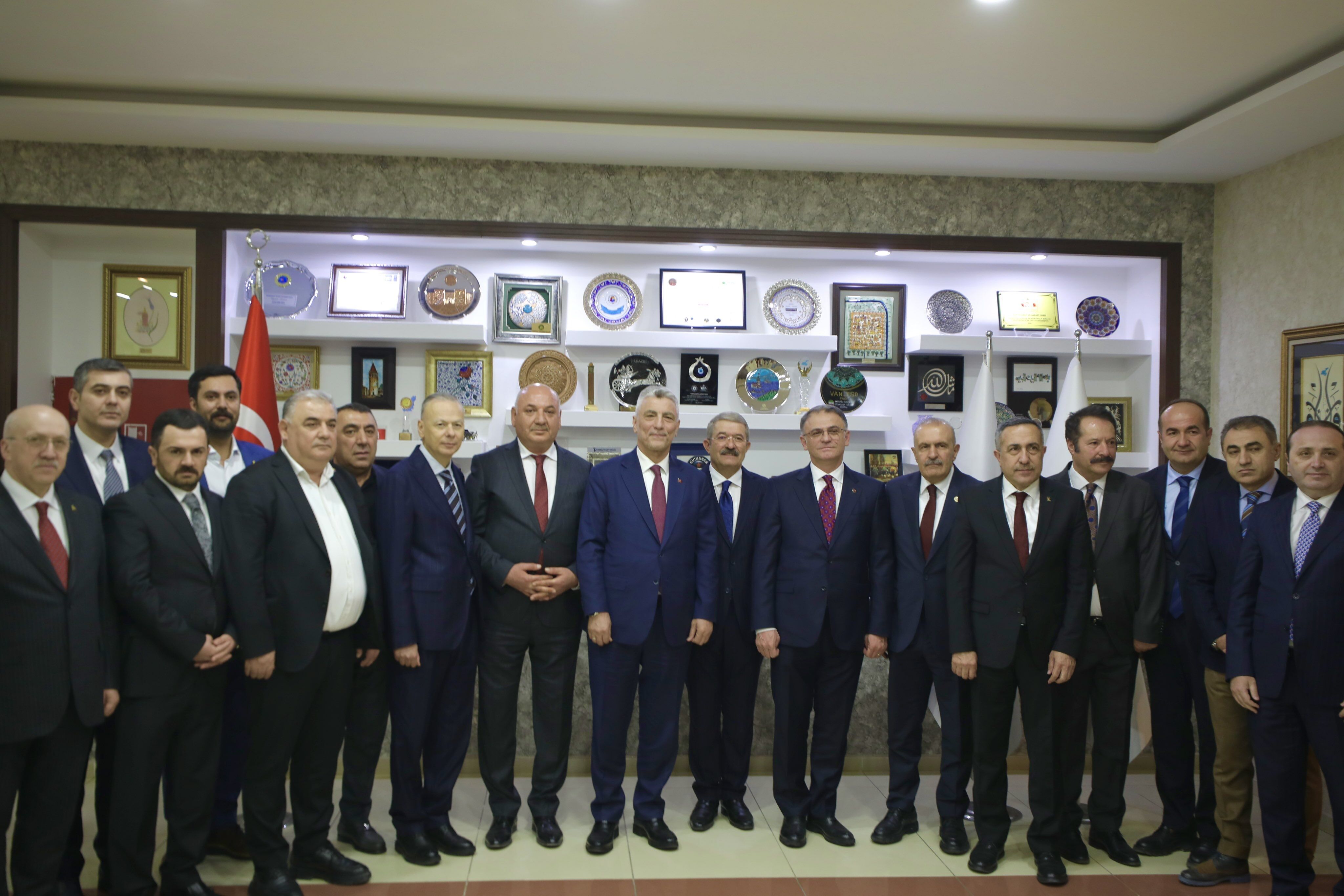 Ticaret Bakanı Bolat Van’da Müjdeyi Açıkladı Esnafa 100 Milyon Tl Kredi Desteği! 3