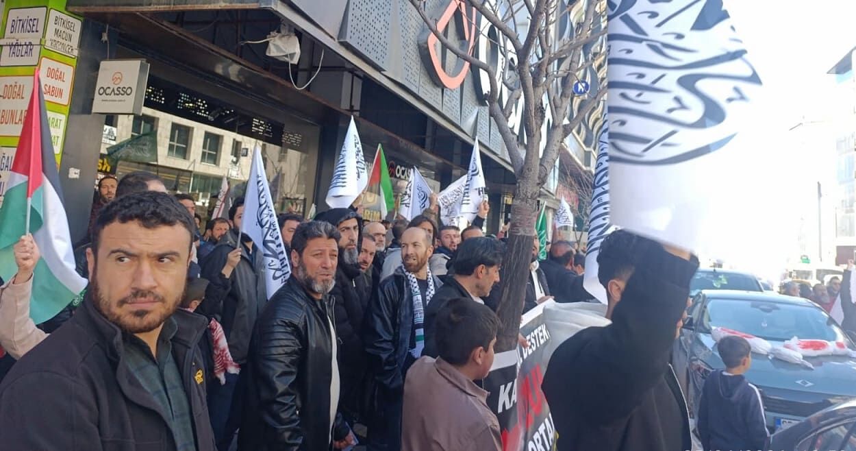 Tüm Dünyada Boykot Edilirken Van'da Yeni Şube Açıyor! (3)